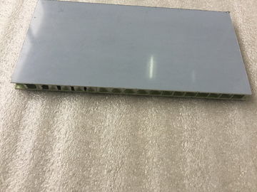 Los paneles de aluminio del panal PVDF de la pintura roja de la perla con resistencia de alto impacto