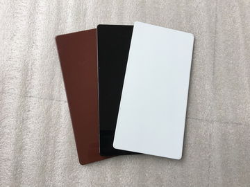 China Los paneles de aluminio negros de la muestra/material a prueba de mal tiempo de la muestra con uniformidad del color proveedor